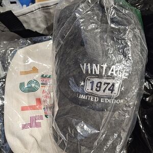 Vintage 1974 Limited Edition Set Hat And Pouch